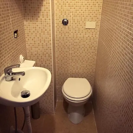 Overseas Guest house 2*